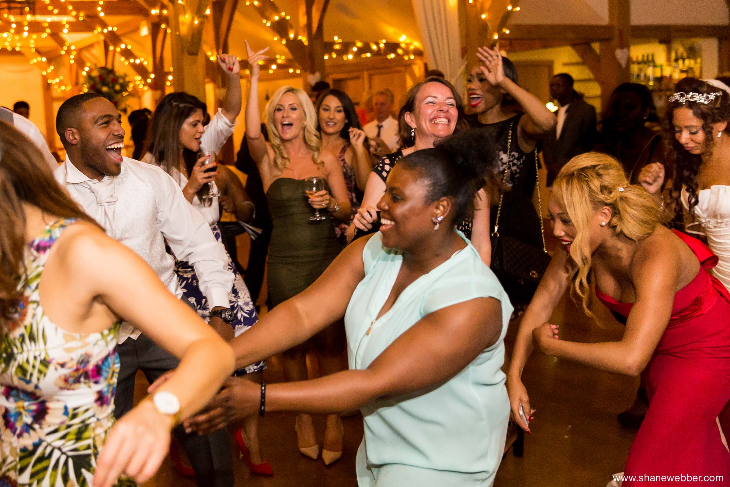 Natural party photos at wedding