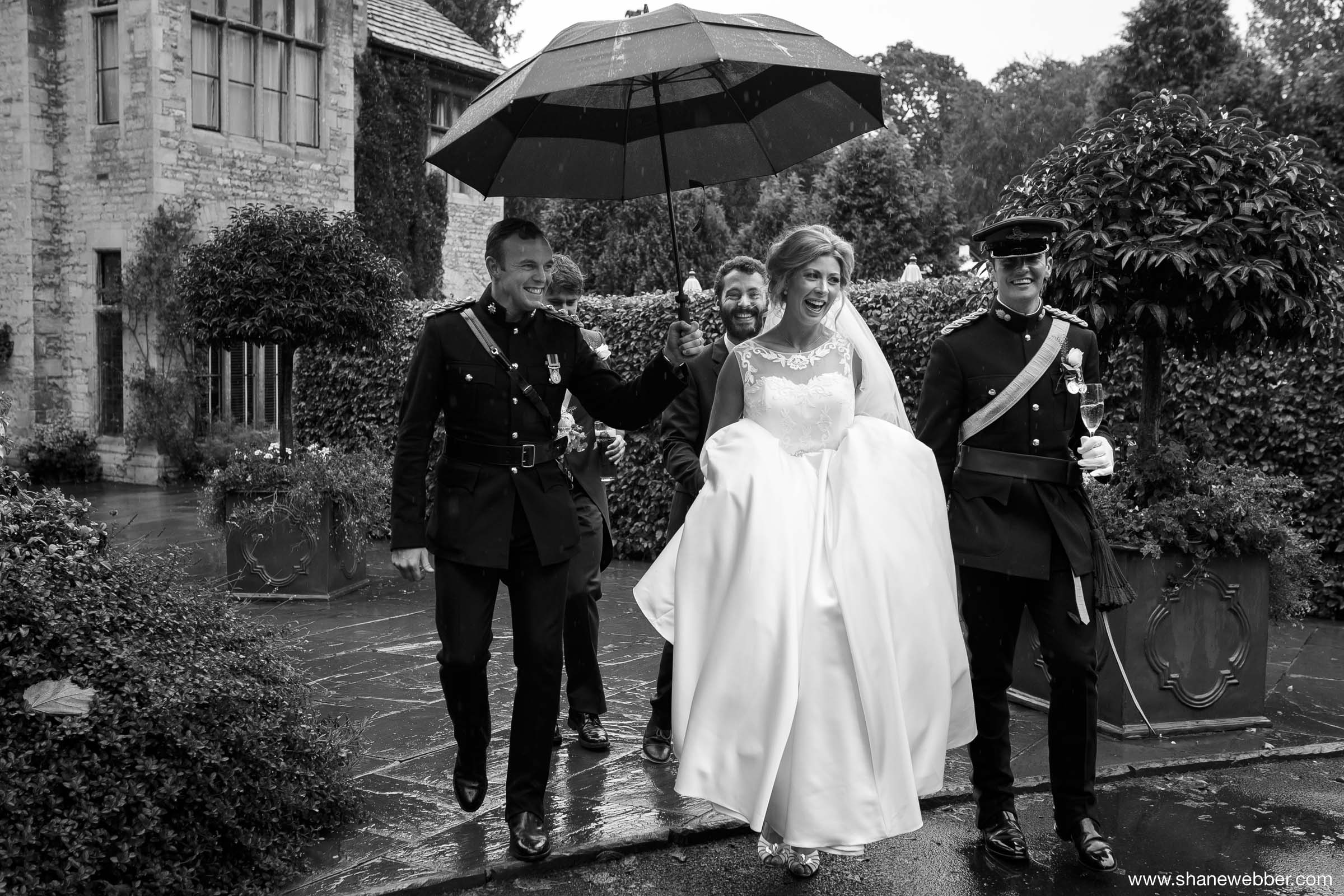Rain wedding photos