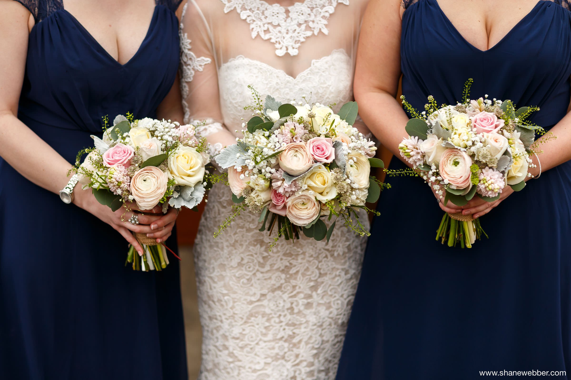 Green Earth Flowers bride and bridesmaid bouquets