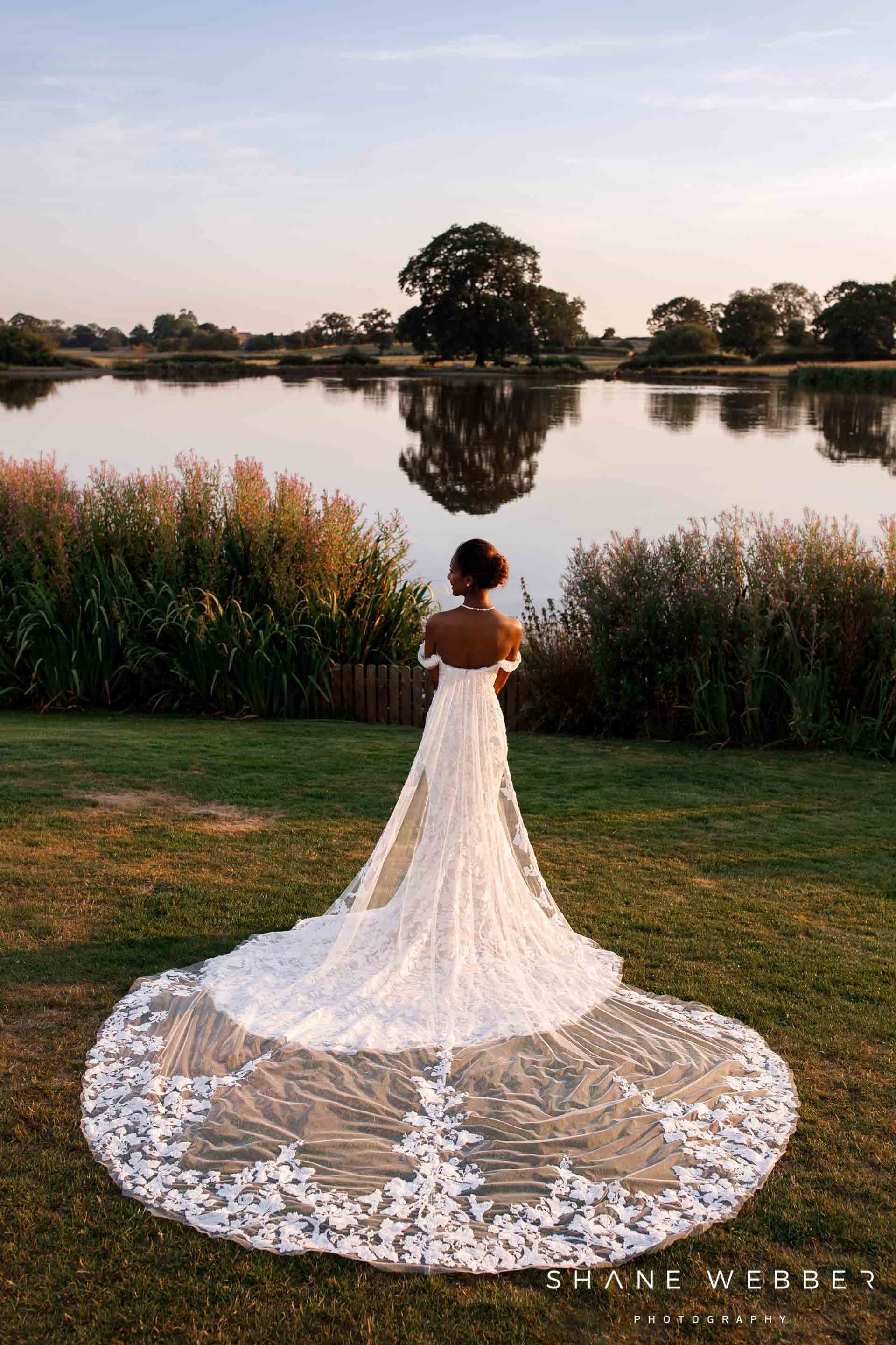 how to look good in wedding photos