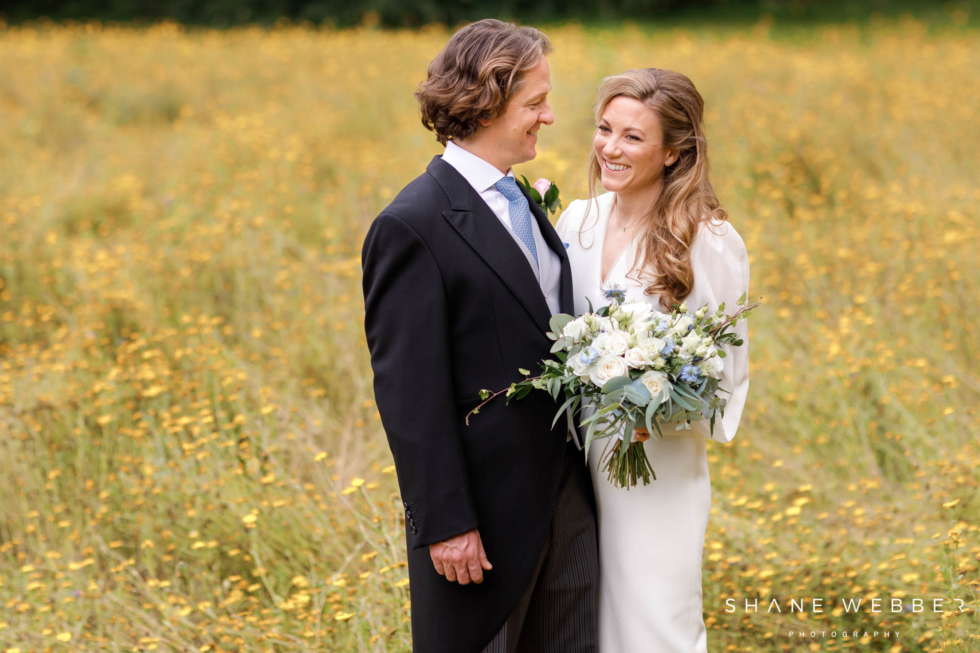 relaxed wedding photography 