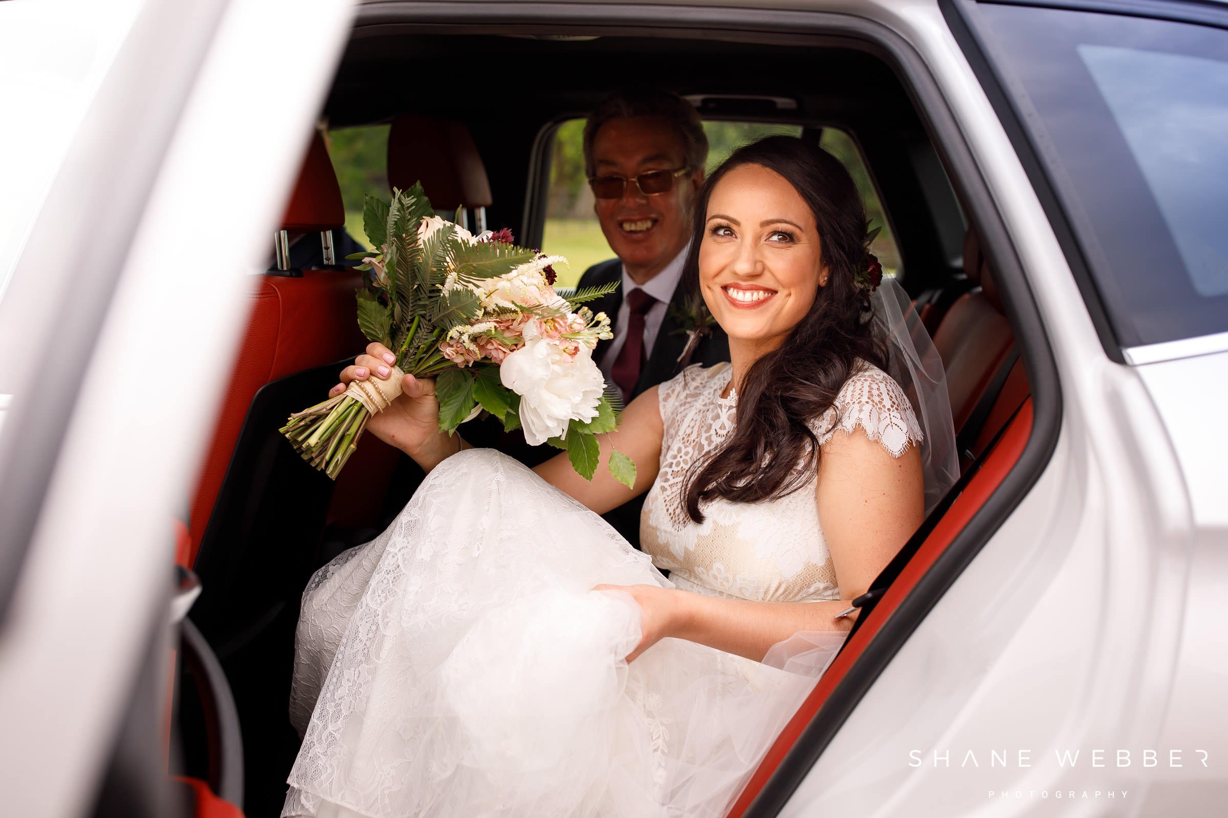 bride wedding car